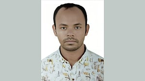 নামাজে ছিলেন, এক ফোন কলে কোটিপতি হলেন প্রবাসী জাহাঙ্গীর