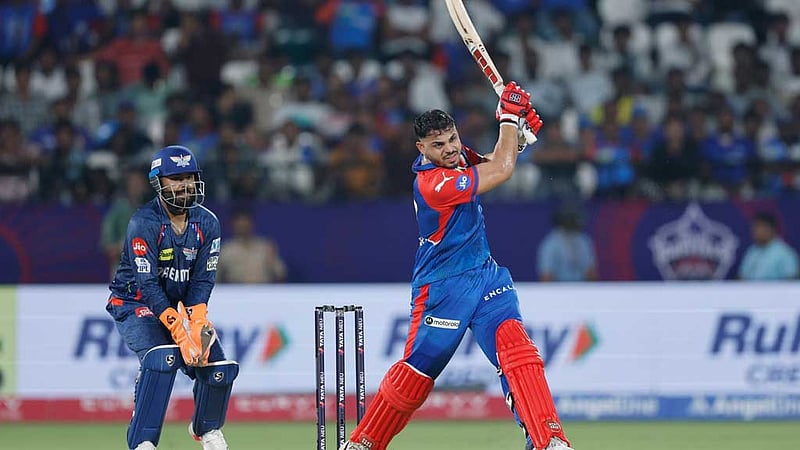 আশুতোষের বীরত্বে ১ উইকেটের অবিশ্বাস্য জয় দিল্লির
