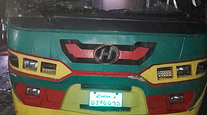 বরিশালে বাসচাপায় শিশুর মৃত্যু, ক্ষোভে আগুন