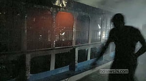 বরিশালে নোঙ্গর করা লঞ্চে অগ্নিকাণ্ড