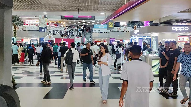 বসুন্ধরায় ঈদের বিক্রি ‘মোটামুটি’, তবে ‘গতবারের চেয়ে কম’
