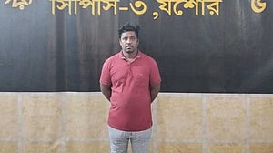বেনাপোলে র‍্যাবের অভিযানে ৯৬ কেজি গাঁজাসহ গ্রেপ্তার ১