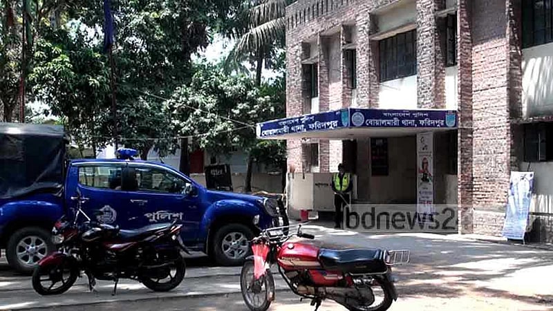 ফরিদপুরে মুক্তিযোদ্ধা সাবেক সেনা সদস্যের বাড়িতে ডাকাতি