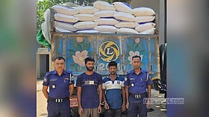 বগুড়ায় লুট হওয়া আটা বোঝাই ট্রাক ঝিনাইদহে উদ্ধার, আটক ২