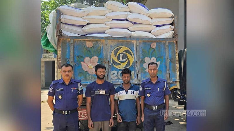 বগুড়ায় লুট হওয়া আটা বোঝাই ট্রাক ঝিনাইদহে উদ্ধার, আটক ২
