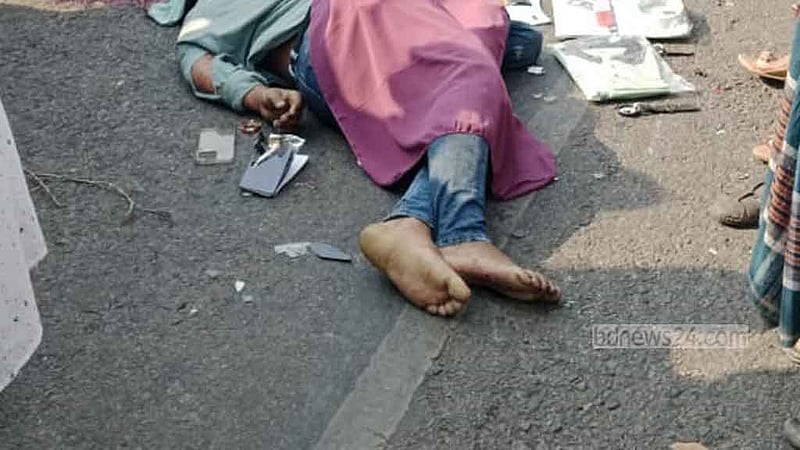 বরগুনায় বাস-মোটরসাইকেলের সংঘর্ষে ৩ ভাই নিহত