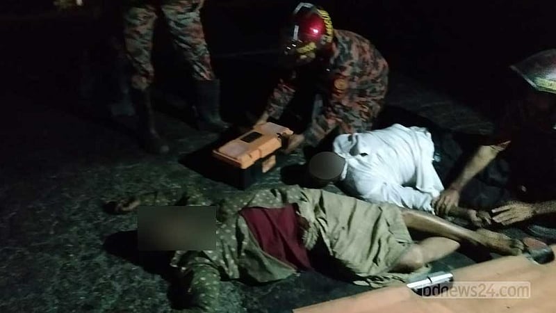 বরিশালে অজ্ঞাত যানের ধাক্কায় ভ্যানের চালক ও যাত্রী নিহত