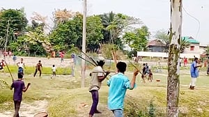 ব্রাহ্মণবাড়িয়ায় ফুটবল খেলা নিয়ে সংঘর্ষে আহত ২০, বাড়িঘর ভাঙচুর