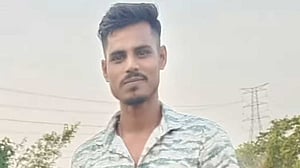 ঘরে স্ত্রী-শ্যালিকার লাশ রেখে পালিয়ে যাওয়া যুবক চট্টগ্রামে গ্রেপ্তার