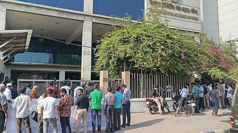 বিএসইসি সংকটের দ্রুত সমাধান চায় ডিবিএ
