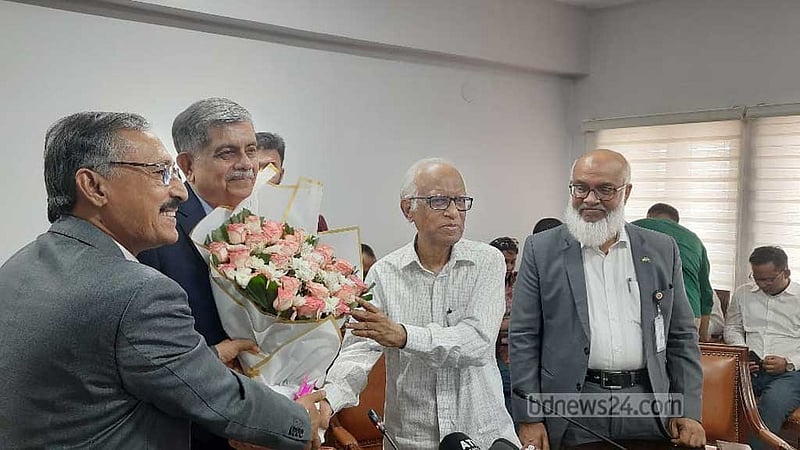 যেমন শিক্ষা ব্যবস্থা চান নতুন শিক্ষা উপদেষ্টা