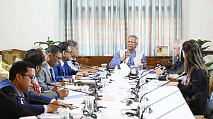 বৈশ্বিক মানে উন্নীত করতে শ্রম আইন সংস্কারের নির্দেশ প্রধান উপদেষ্টার