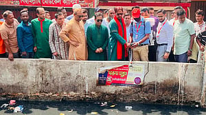 মশা নিধনে বিটিআই প্রয়োগ করছে সিসিসি