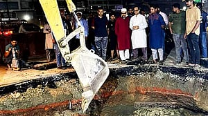 ওয়াসার লাইন কাটা সাগরিকায়, পানি নেই চট্টগ্রামের বড় অংশজুড়ে