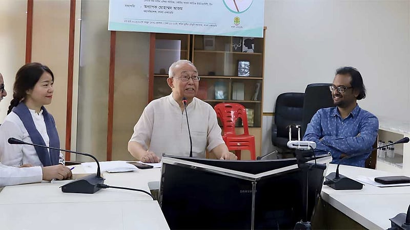 বাংলা সাহিত্যের গভীরতা বুঝতে শিখিয়েছেন রবীন্দ্রনাথ: চীনা অধ্যাপক দং ইউছেন