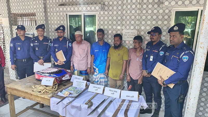 ঢাকা-চট্টগ্রাম মহাসড়কে ডাকাতি: ‘বিমানবন্দরেই প্রবাসীদের নিশানা করা হয়’