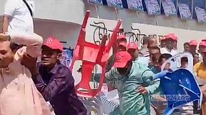 কুমিল্লায় বিএনপির সভা ঘিরে পাল্টাপাল্টি ধাওয়া, সংঘর্ষ