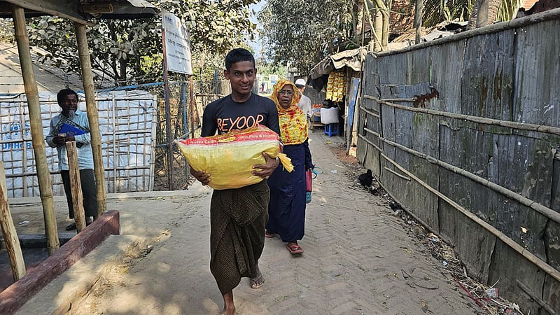 রোহিঙ্গাদের খাদ্য সহায়তা কমানোর সিদ্ধান্ত বদল, জনপ্রতি বরাদ্দ ১২ ডলার