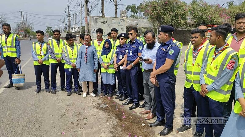 ঈদযাত্রা: ঢাকা-চট্টগ্রাম মহাসড়কে পুলিশের পাশাপাশি দায়িত্বে থাকবে ছাত্র-স্বেচ্ছাসেবকেরা