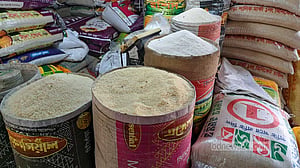 মিনিকেট ঠেকেছে ১০০ টাকায়