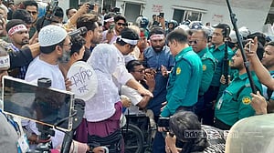 সড়ক ছেড়ে ফের প্রেস ক্লাবের সামনে প্রতিবন্ধী বিদ্যালয়ের শিক্ষকরা