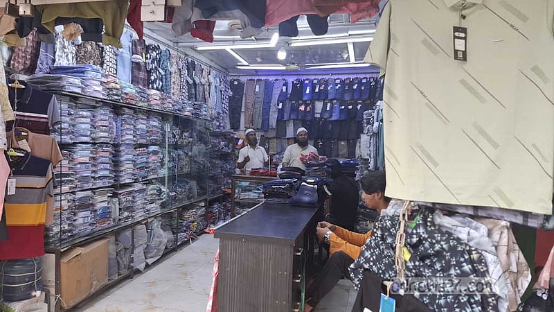 ঈদ বাজারে ‘দাম বেশি’, কেনাকাটা সীমিত করছেন ক্রেতারা