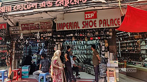 জমছে না কেনাবেচা, কী হল এলিফ্যান্ট রোডের জুতার বাজারে?
