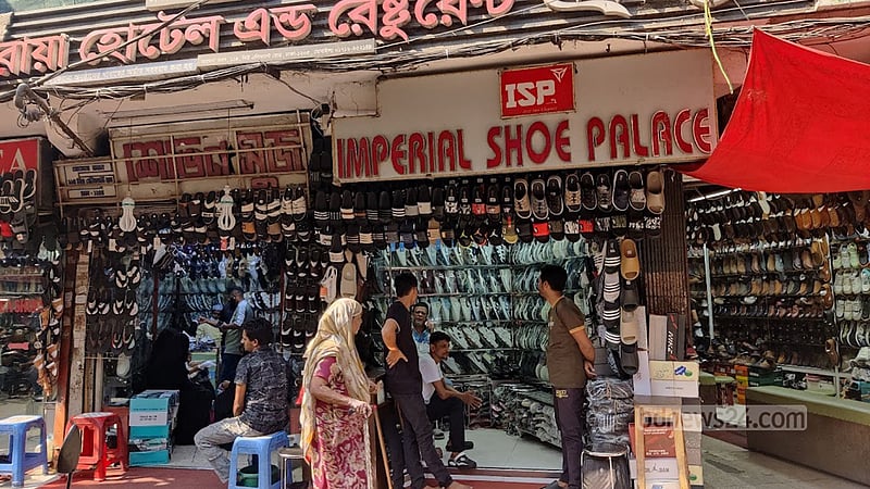 জমছে না কেনাবেচা, কী হল এলিফ্যান্ট রোডের জুতার বাজারে?