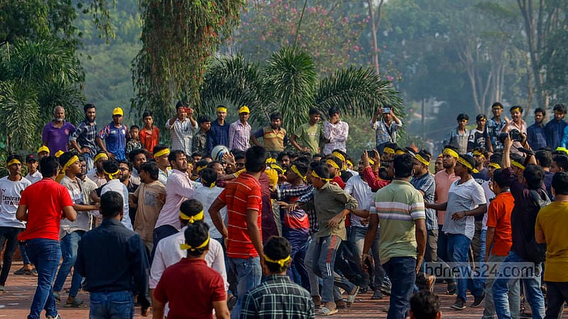 স্মৃতিসৌধে স্বেচ্ছাসেবক দলের দুপক্ষের মারামারি, আহত ২