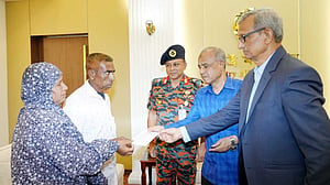 আরো ৫ লাখ টাকা সহায়তা পেল ফায়ারফাইটার নয়নের পরিবার