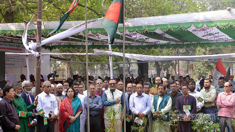 ইতিহাস নির্মাতারা রাজনীতির ঊর্ধ্বে: ঢাবি উপাচার্য