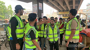 যানজট নিয়ন্ত্রণে কাজ করছে গাজীপুর সিটির ১০০ স্বেচ্ছাসেবক