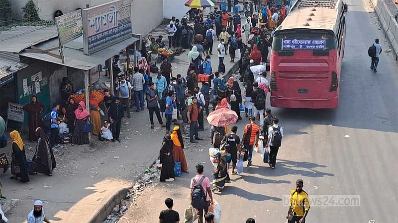 গাজীপুরের ‘অর্ধেকের বেশি’ কারখানা ছুটি, সড়কে থেমে থেমে যানজট