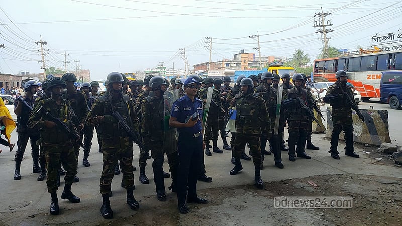 গাজীপুর মহাসড়কে শ্রমিক বিক্ষোভ, ১০ কারখানায় ছুটি