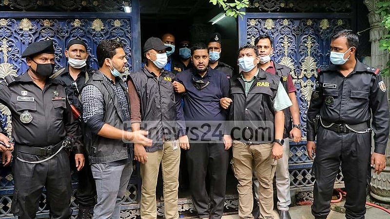 আট কেজি সোনা ‘বৈধ’, মনির বেকসুর খালাস