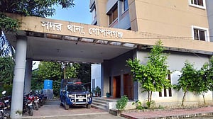 গোপালগঞ্জে পৃথক সড়ক দুর্ঘটনায় নিহত ২