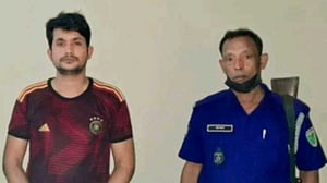 হবিগঞ্জে ট্রেনের টিকেট ‘কালোবাজারি চক্রের হোতা’ আটক