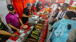 জৌলুসহীন বেইলি রোডের ইফতার