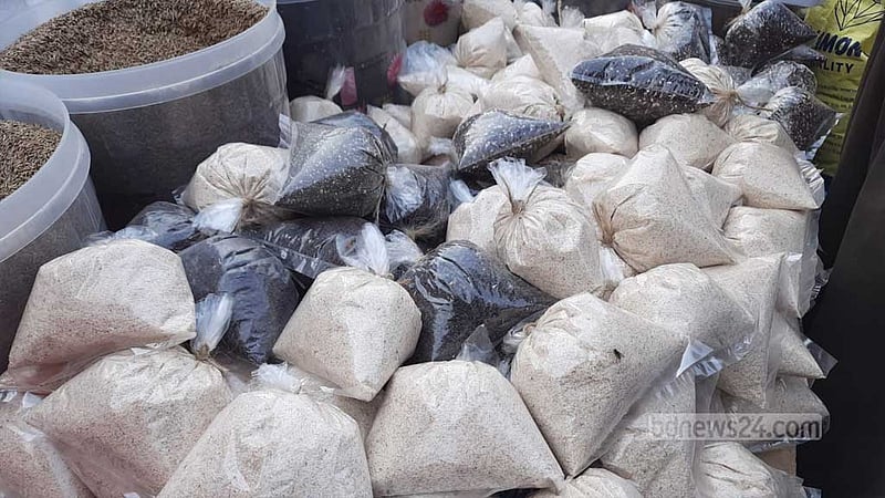 ইফতারে বাড়ছে ভেষজ শরবতের চাহিদা