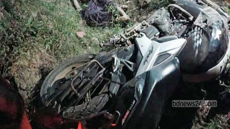 যশোরে পড়েছিল যুবকের লাশ, পাশে কাঠের টুকরা-মোটরসাইকেল