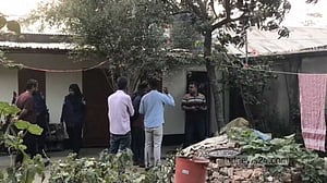 গৃহকর্মীকে ঘরে রেখে বাইরে যান মালিক, ফিরে এসে পেলেন লাশ