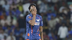 আইপিএলের আগে দুঃসংবাদ ১১ কোটি রুপির গতি তারকার জন্য