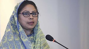 সাবেক প্রতিমন্ত্রী চুমকির ফ্ল্যাট জব্দ, ব্যাংক হিসাব অবরুদ্ধ