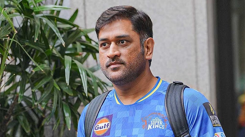 ধোনি কি তাহলে চেন্নাইয়ের জন্য বোঝা