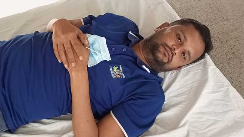 ময়মনসিংহে ‘বাবার অপচিকিৎসার অভিযোগ করায়’ সাংবাদিককে মারধর