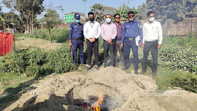 কুকুরে কামড়ানো গরুর মাংস বিক্রি, ব্যবসায়ীকে জরিমানা