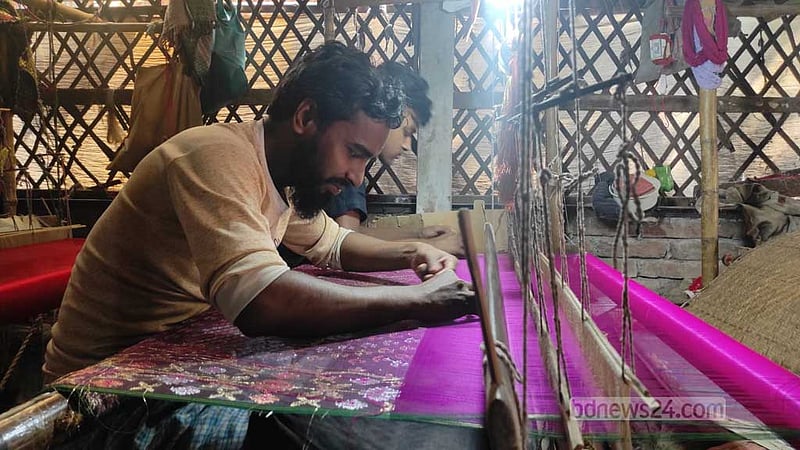 জামদানি পল্লীতে ঈদের ব্যস্ততা, তবে ‘বিক্রি কম’