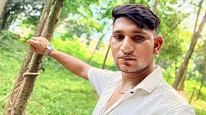 চনপাড়ায় যুবদলের দুপক্ষের সংঘর্ষে গুলিতে যুবক নিহত