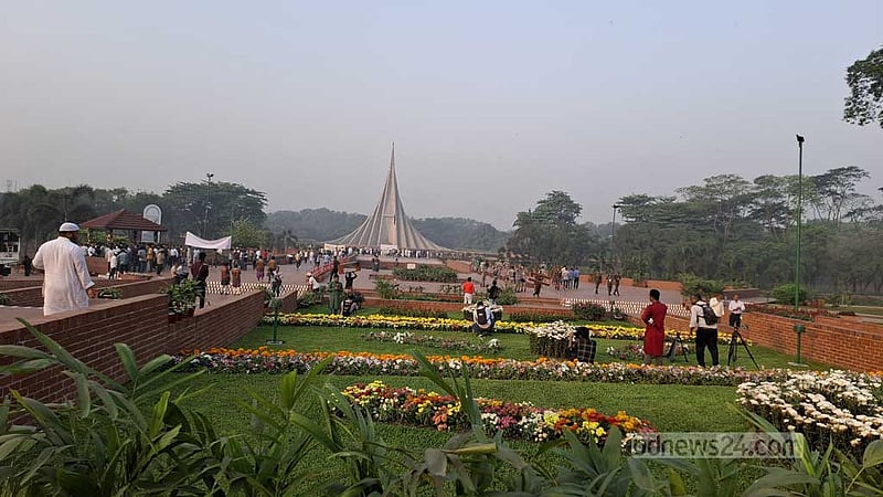 স্বাধীনতা দিবসে স্মৃতিসৌধে রাষ্ট্রপতি-প্রধান উপদেষ্টার শ্রদ্ধা