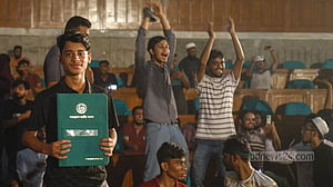গণপরিষদ বিতর্কের সমাধান কোন পথে?